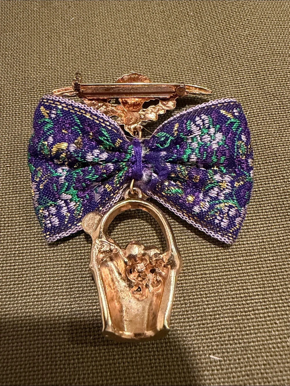 VTG Gold-Tone Cherub Bow Brooch with Purple Gem and Crystal Bucket 3 inches